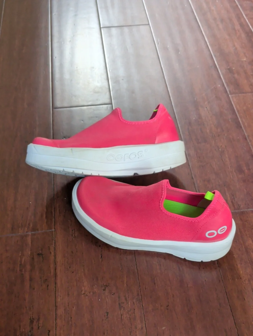 OOFOS Women's Slip-On Sneakers in Bright Pink with White Sole - Picture 1 of 14